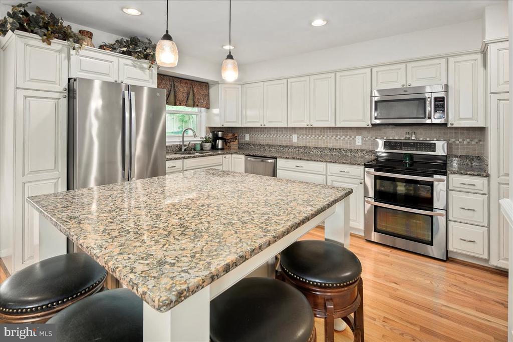 8600 CHERRY VALLEY LANE
