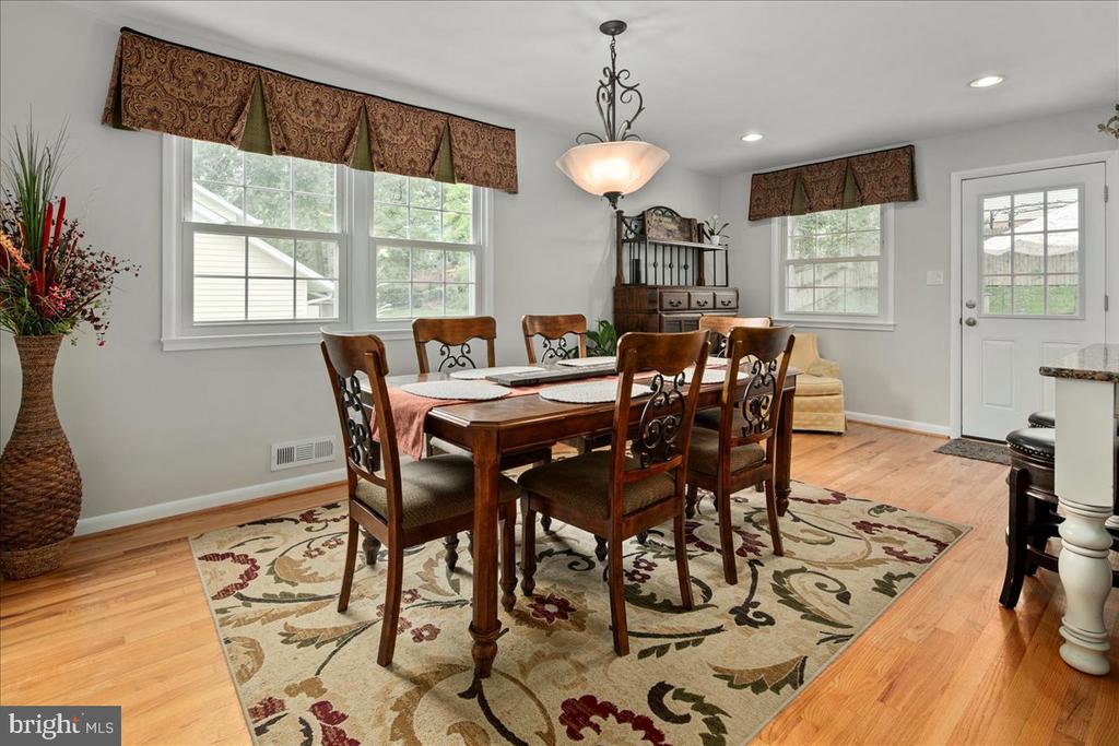 8600 CHERRY VALLEY LANE