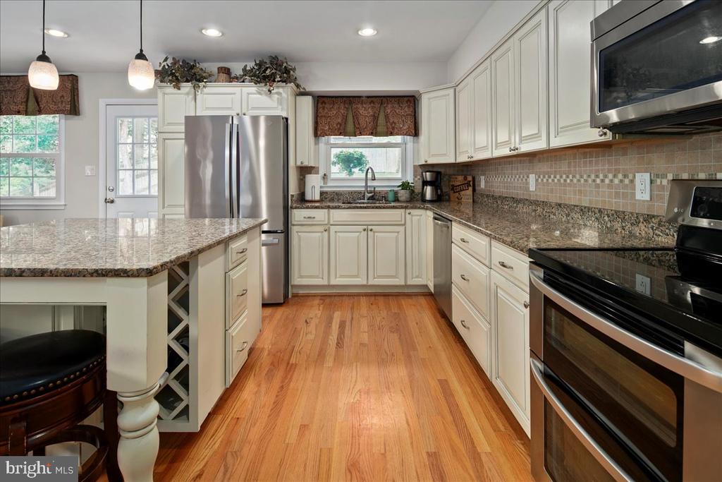 8600 CHERRY VALLEY LANE