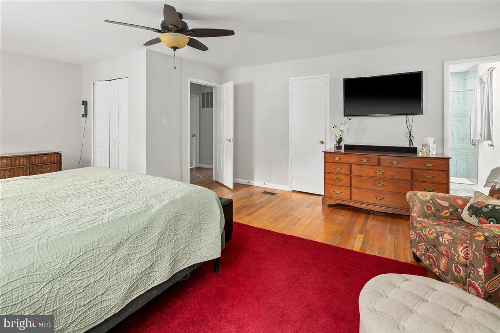 8600 CHERRY VALLEY LANE