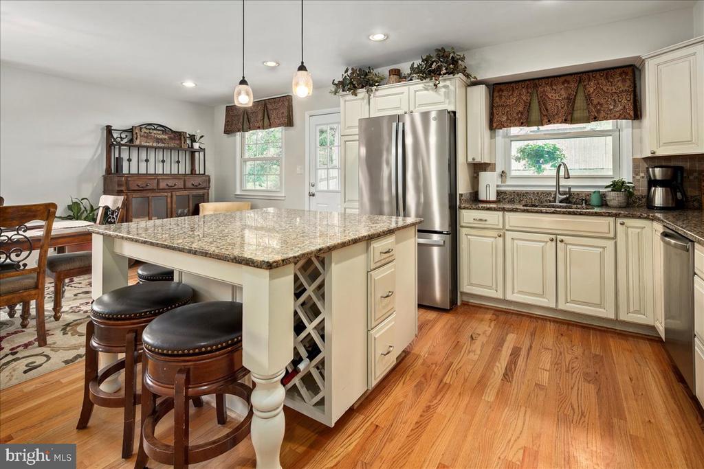 8600 CHERRY VALLEY LANE