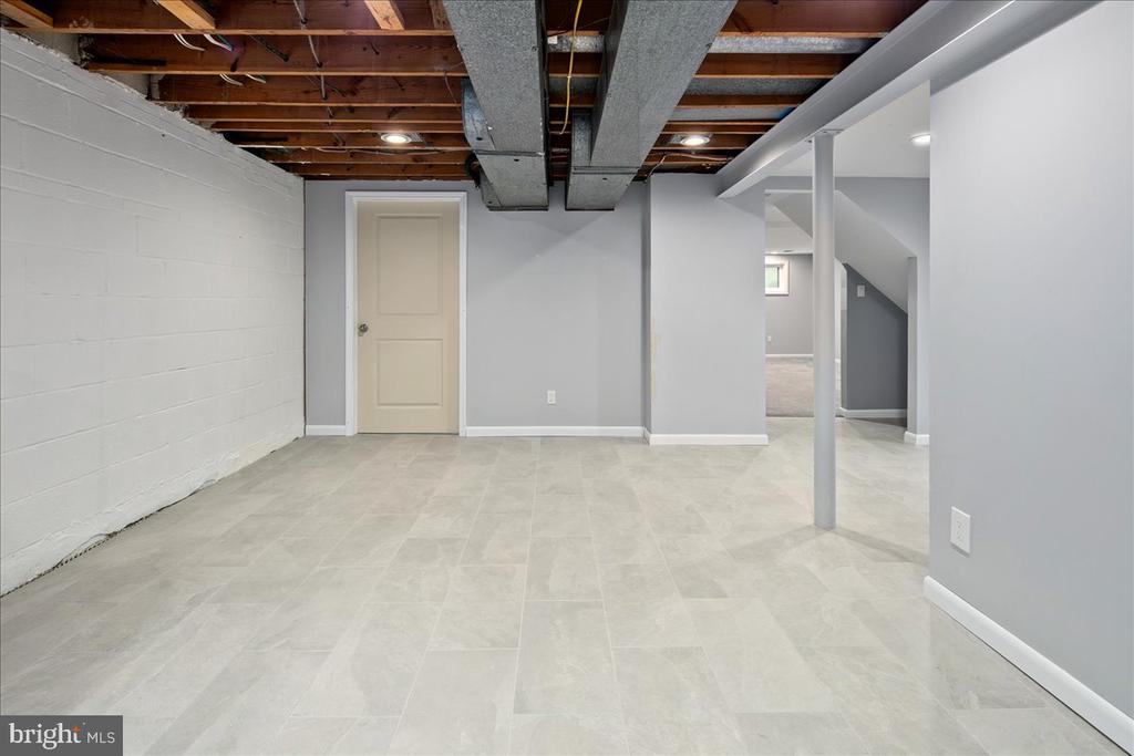 9026 MCNAIR DRIVE