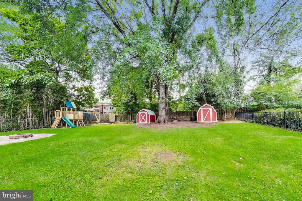 2403 SHERWOOD HALL LANE
