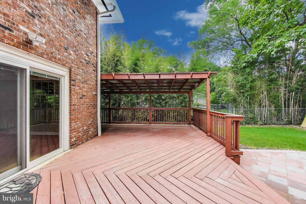 2403 SHERWOOD HALL LANE