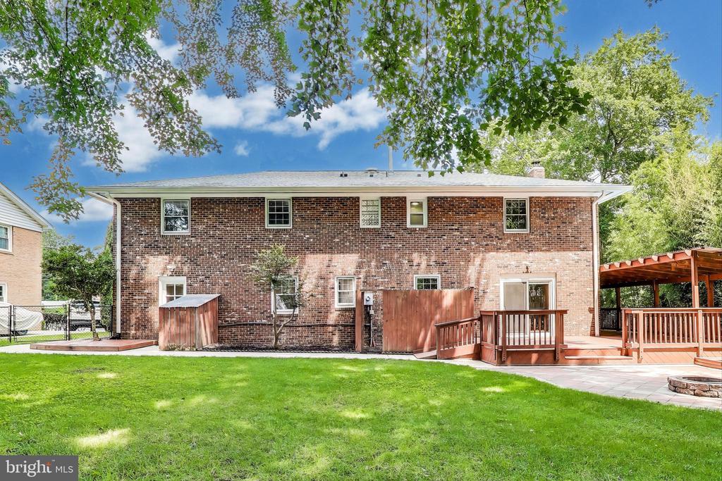 2403 SHERWOOD HALL LANE