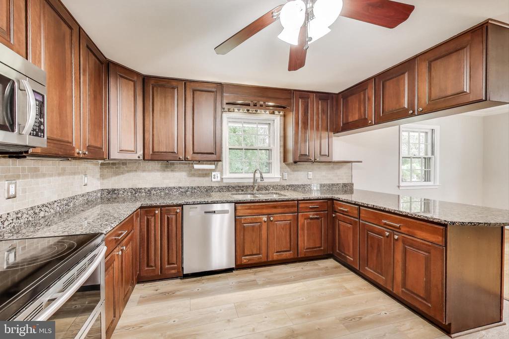 2403 SHERWOOD HALL LANE