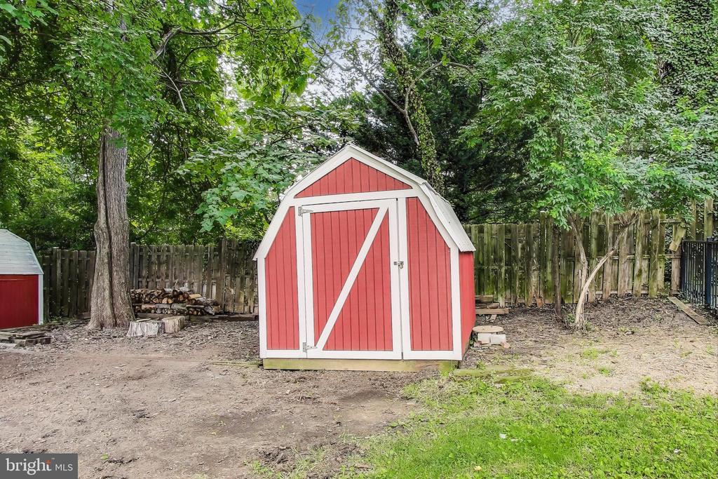 2403 SHERWOOD HALL LANE