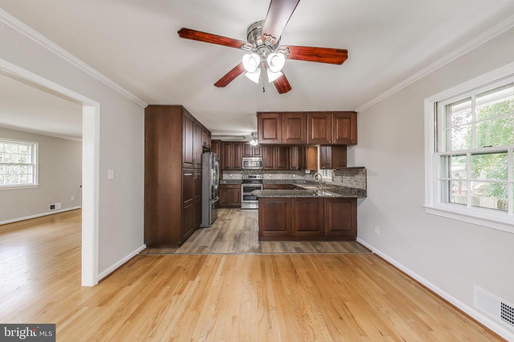 2403 SHERWOOD HALL LANE