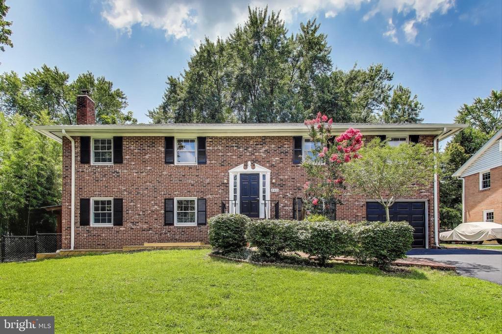 2403 SHERWOOD HALL LANE