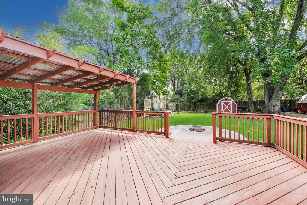 2403 SHERWOOD HALL LANE