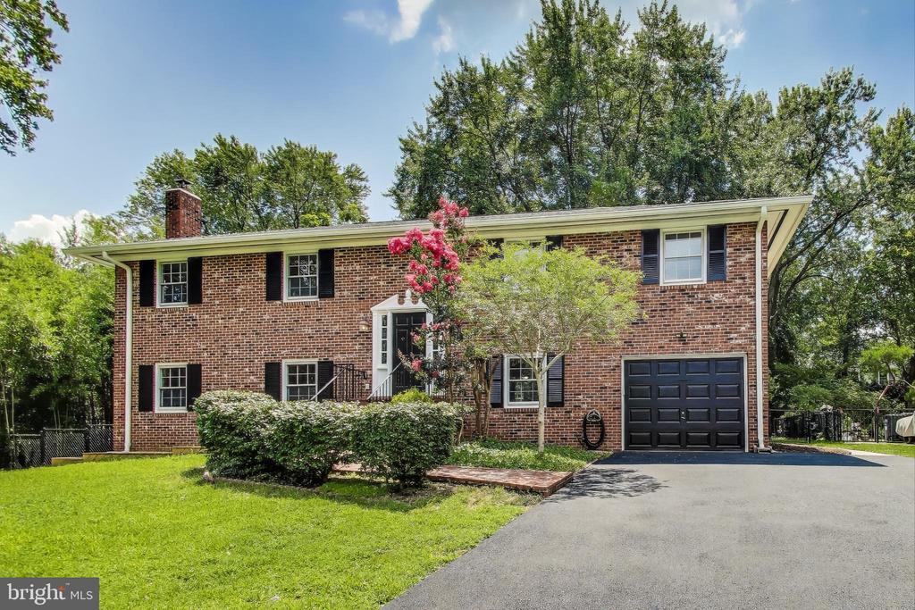 2403 SHERWOOD HALL LANE