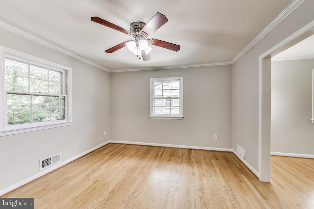 2403 SHERWOOD HALL LANE