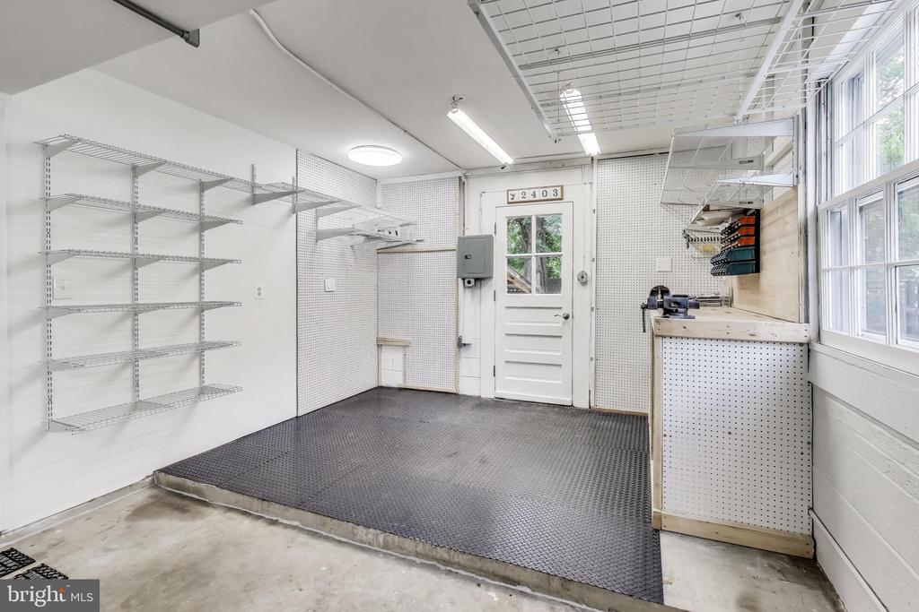 2403 SHERWOOD HALL LANE