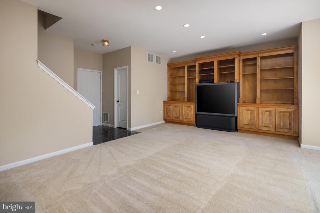 6143 CILANTRO DRIVE