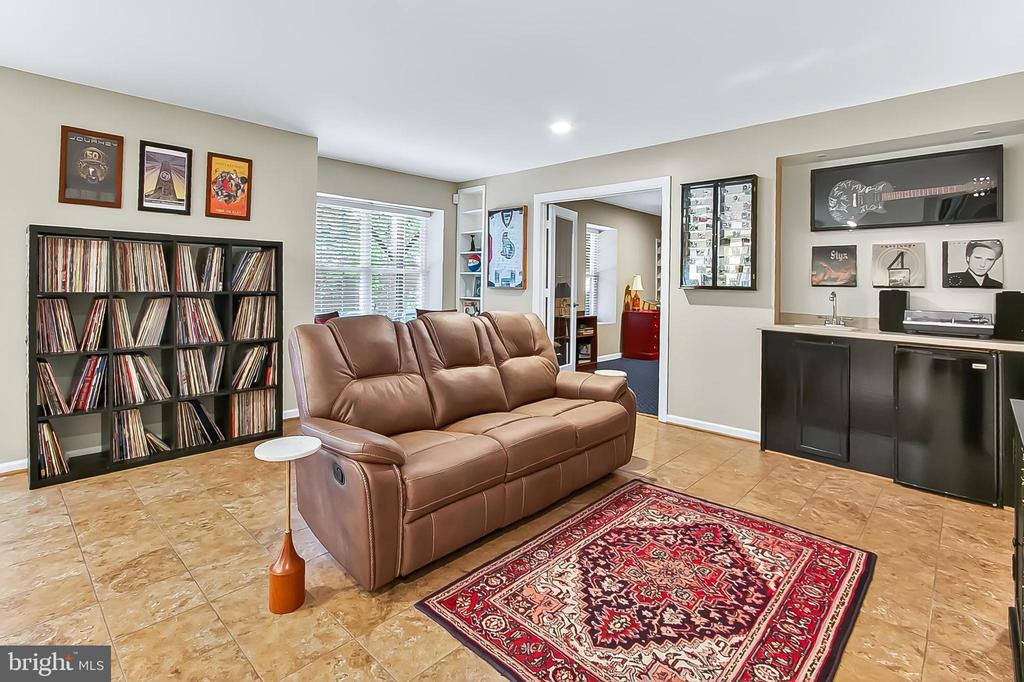 6679 HANSON LANE