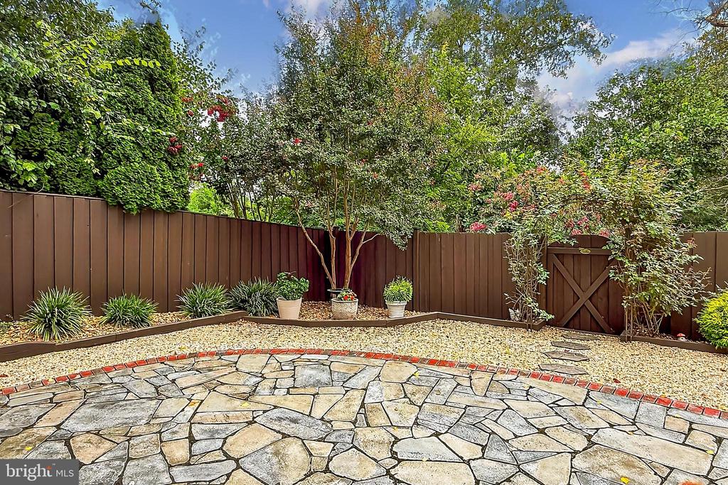 6679 HANSON LANE