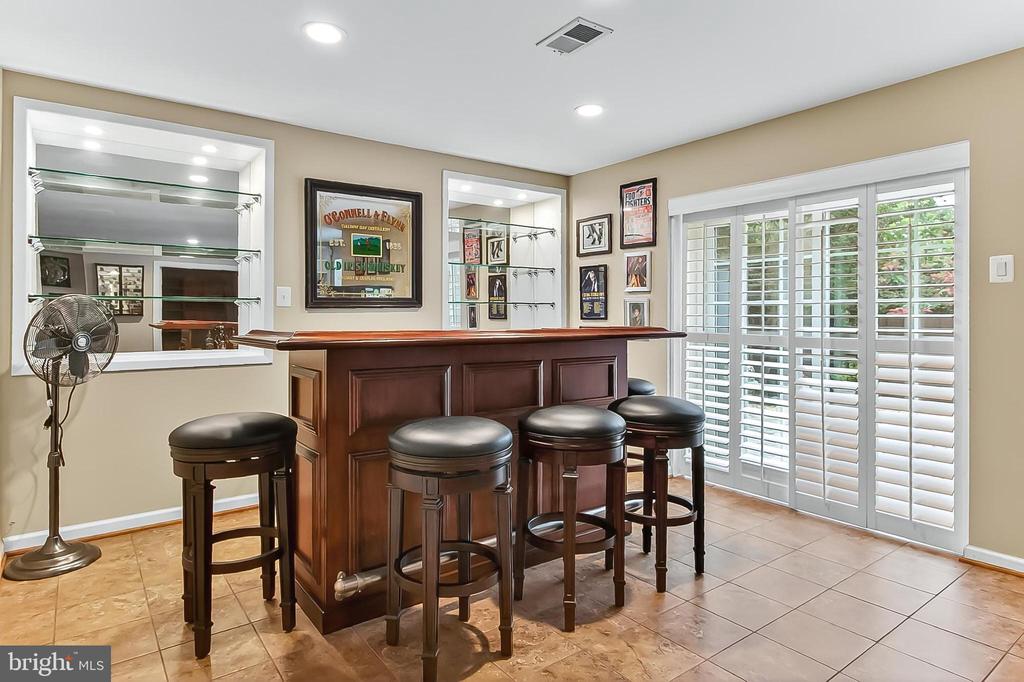6679 HANSON LANE