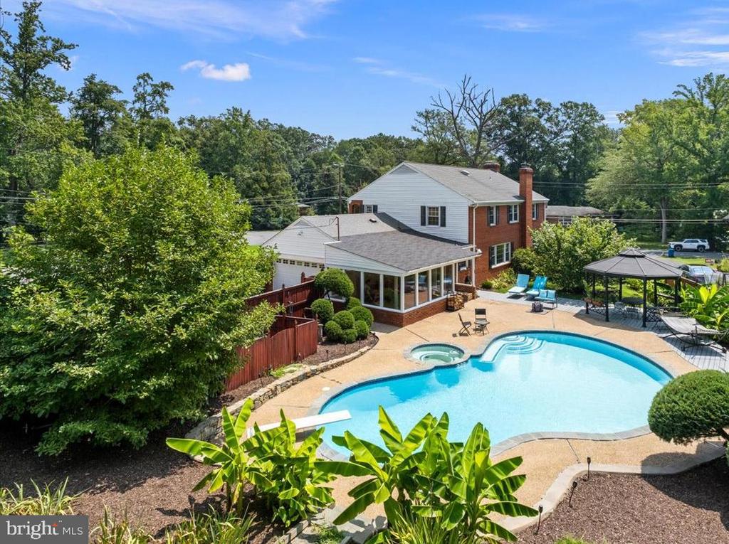 4601 TARPON LANE