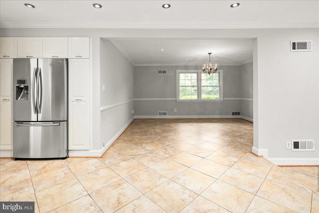 4601 TARPON LANE