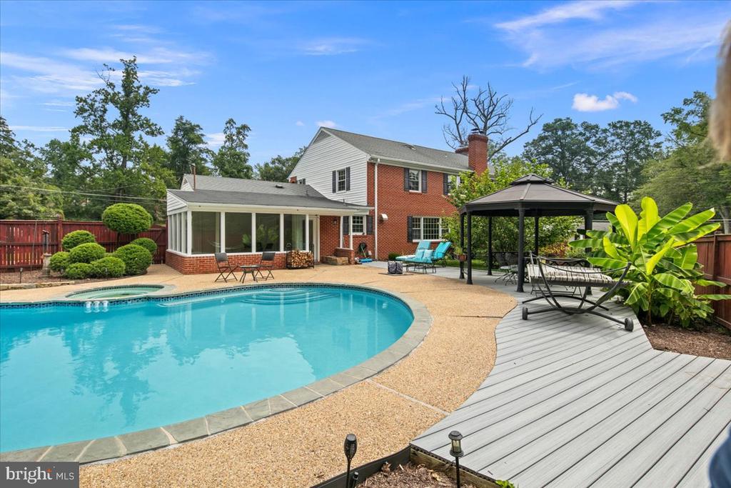 4601 TARPON LANE
