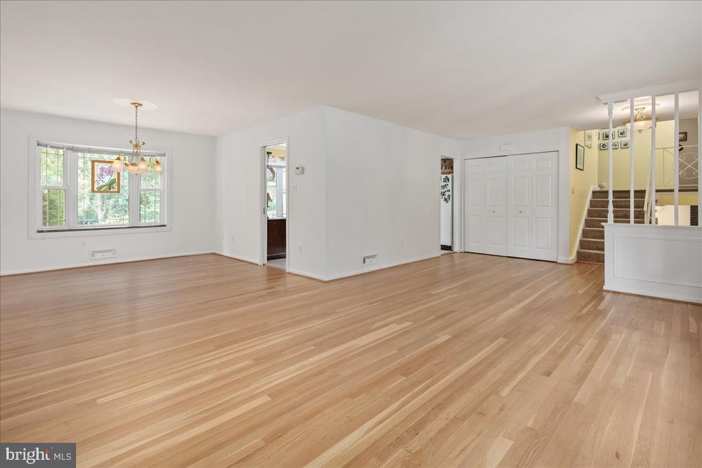 9210 CHERRYTREE DRIVE