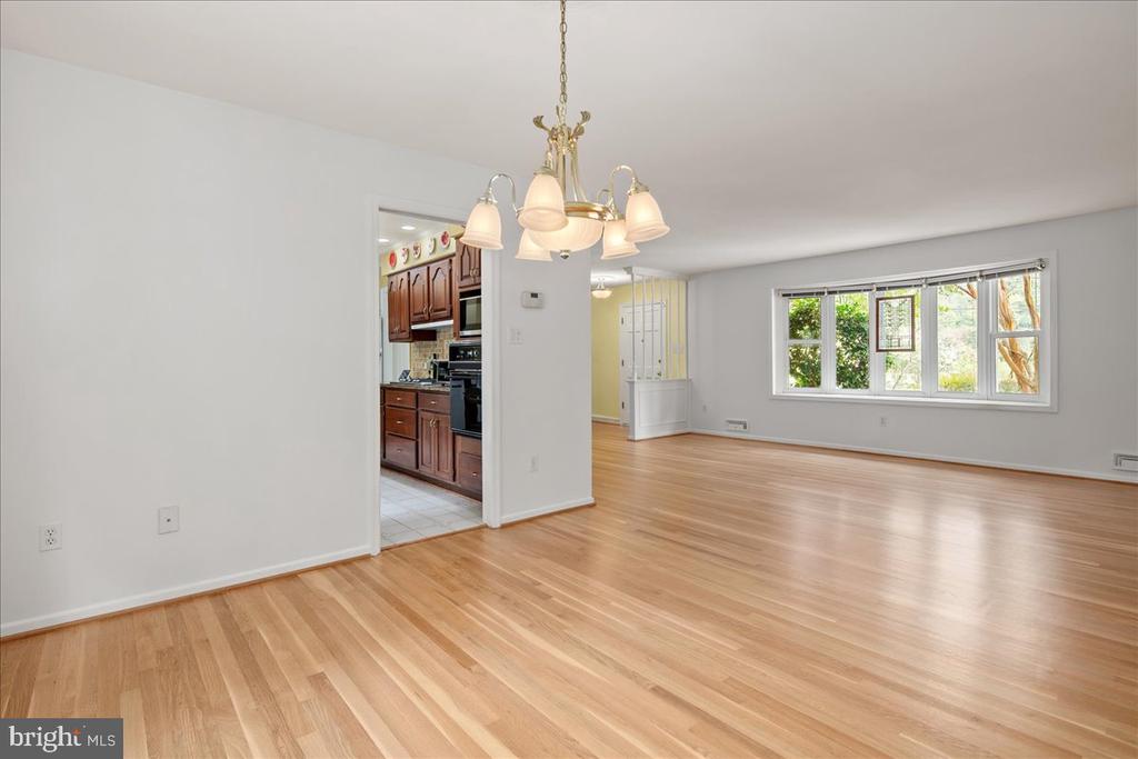 9210 CHERRYTREE DRIVE
