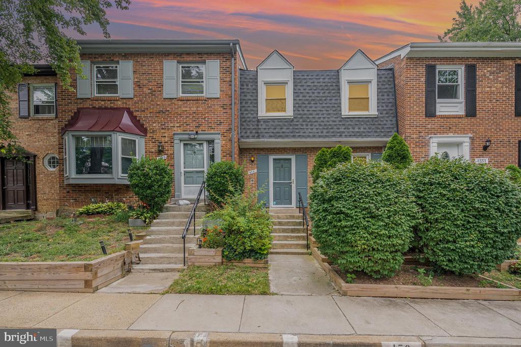 4551 CASABLANCA COURT