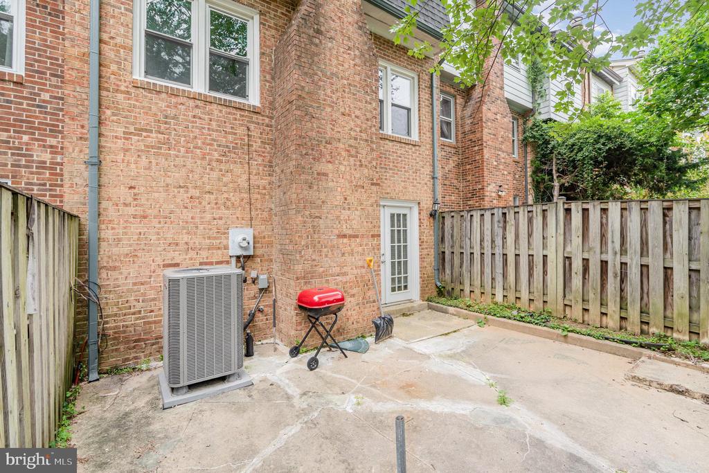 4551 CASABLANCA COURT