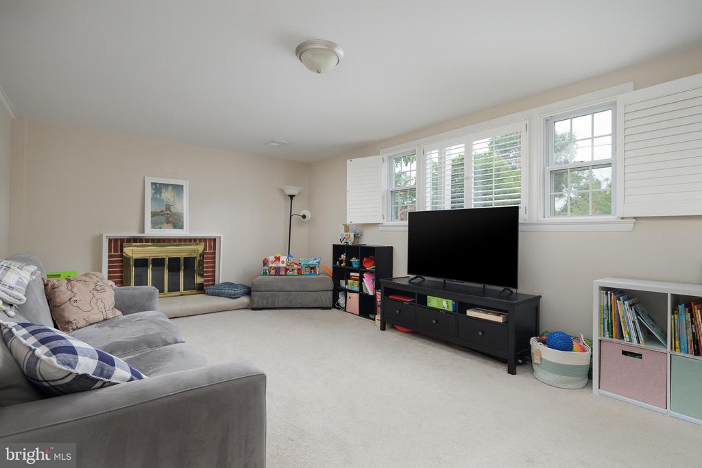 3430 RAMSGATE TERRACE