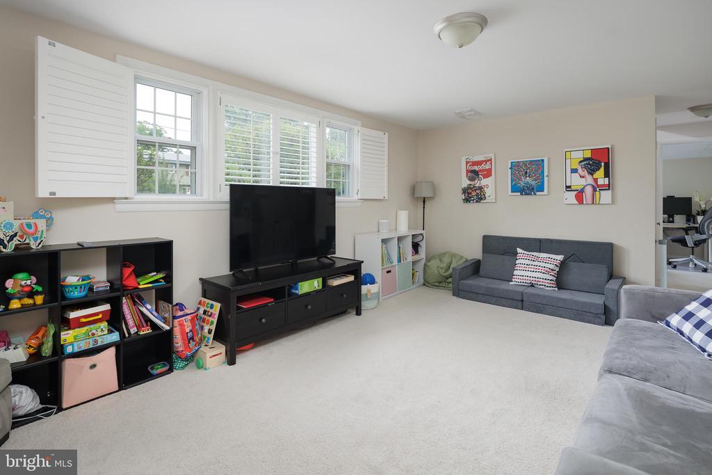 3430 RAMSGATE TERRACE