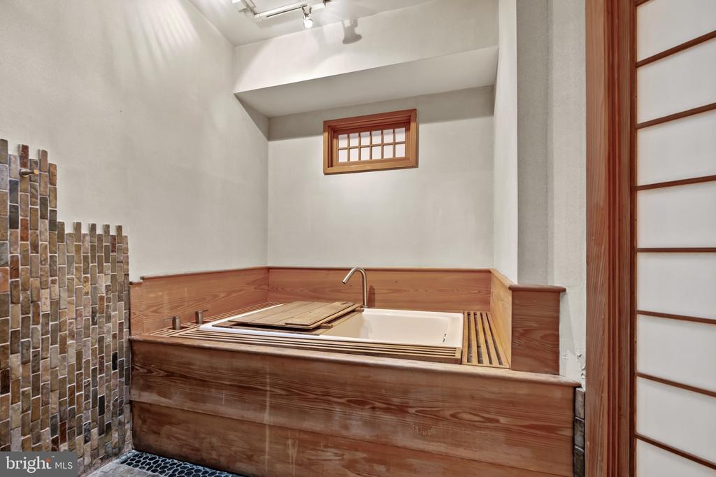 2227 GLASGOW ROAD