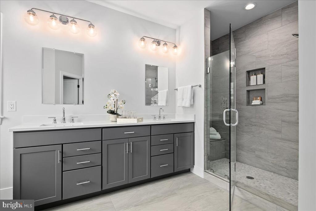 3608 CENTER DR