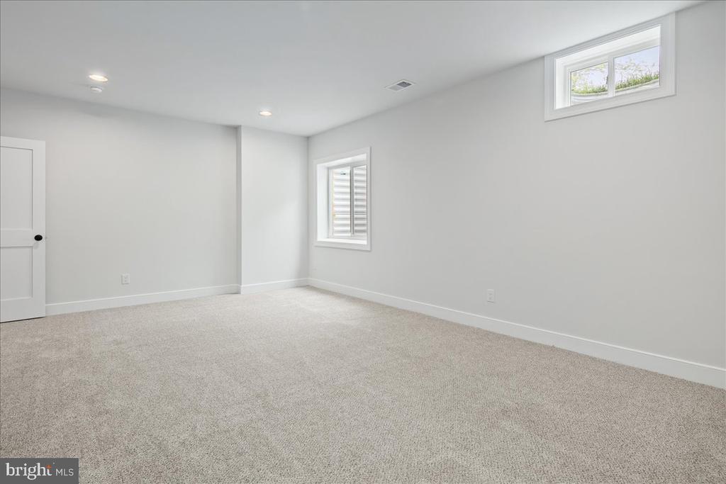 3608 CENTER DR