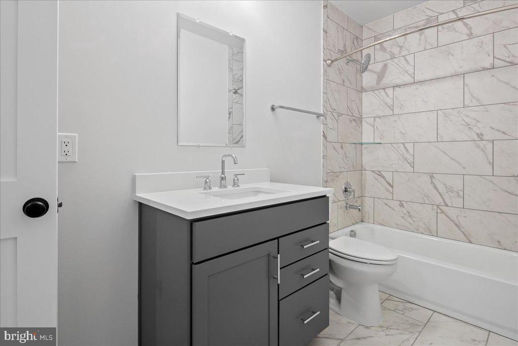 3608 CENTER DR