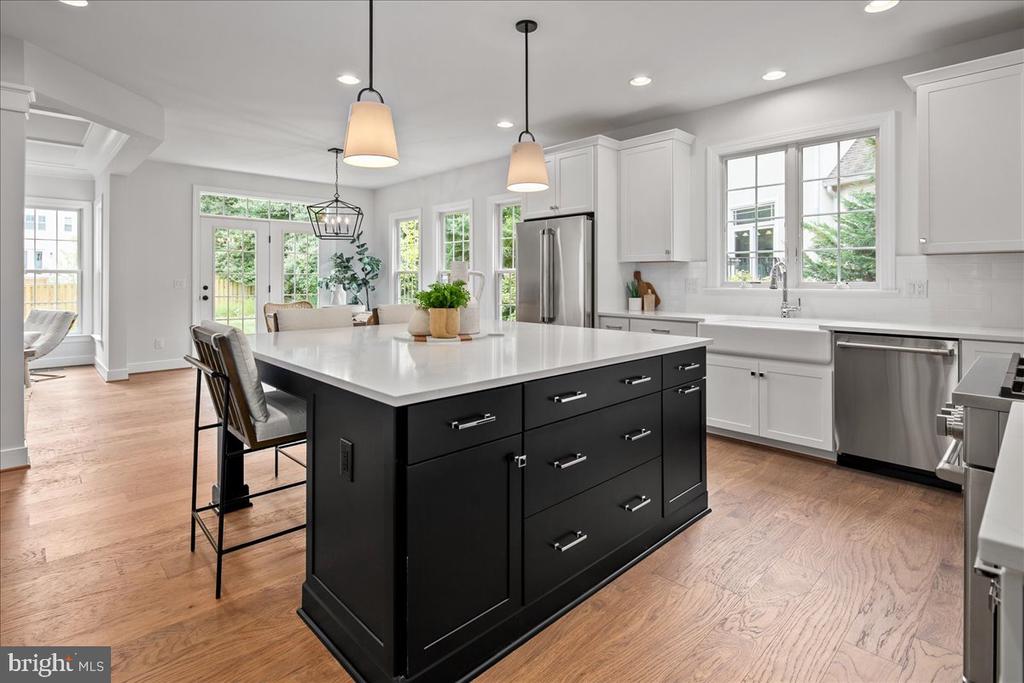 3608 CENTER DR