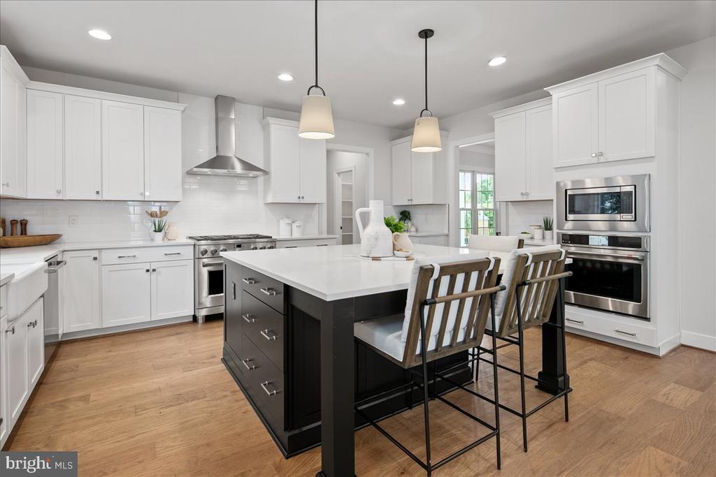 3608 CENTER DR