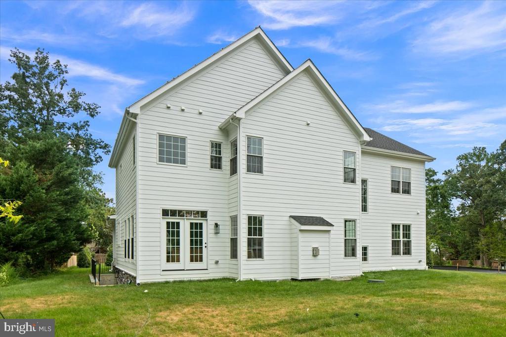 3608 CENTER DR