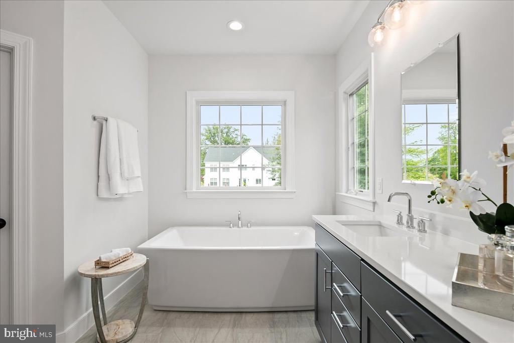 3608 CENTER DR