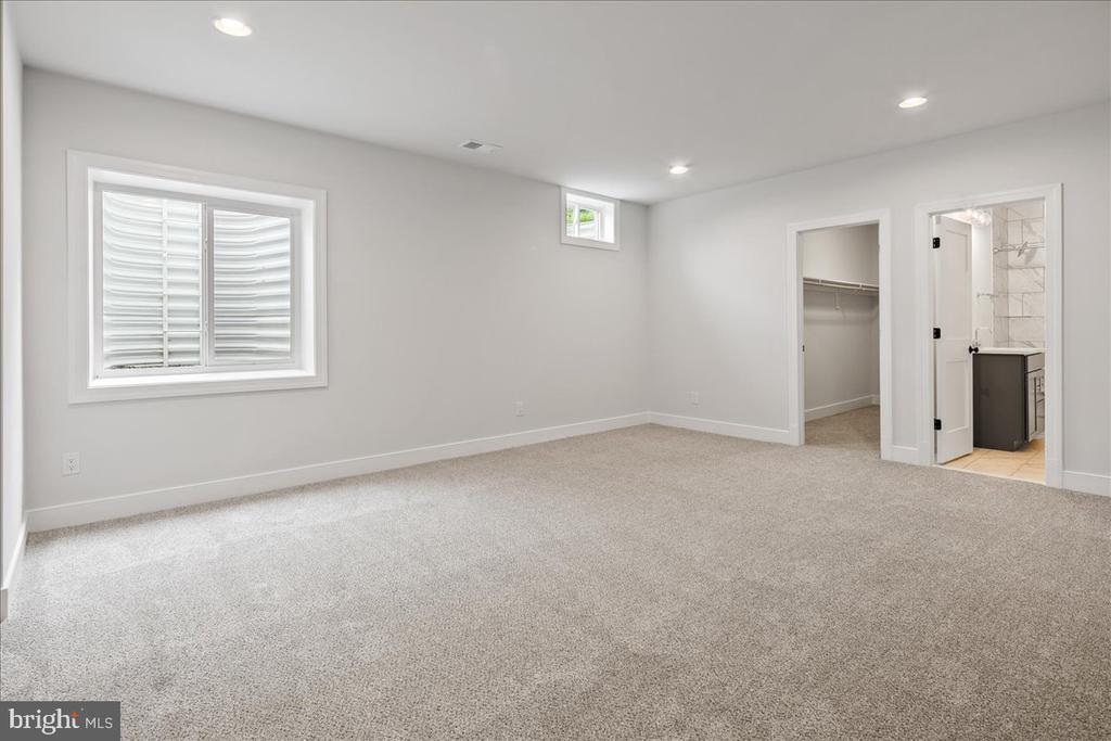3608 CENTER DR