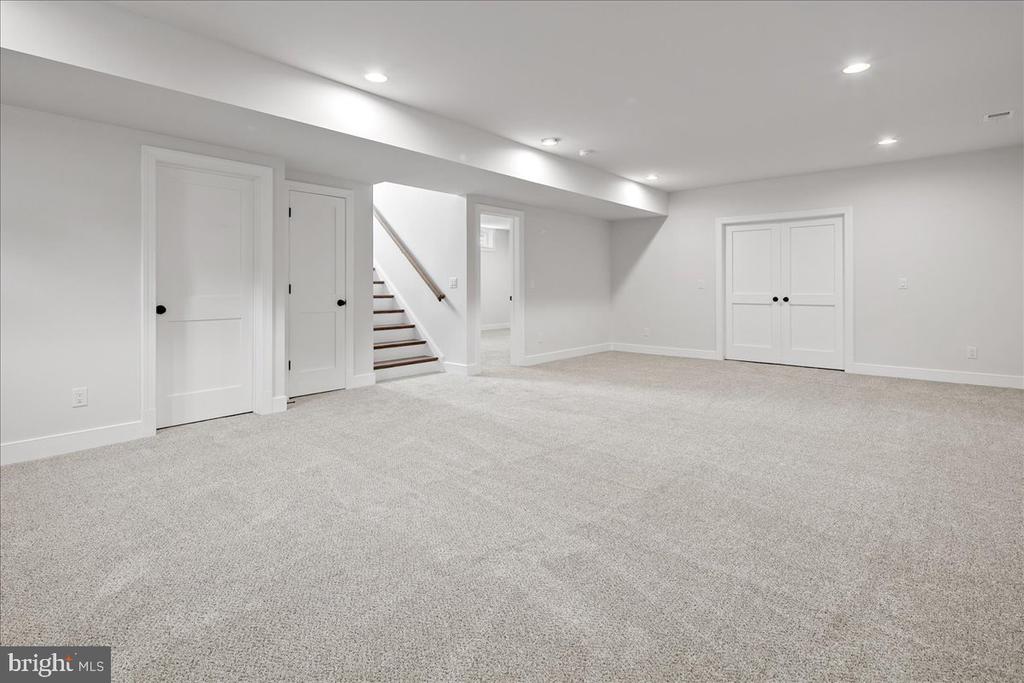 3608 CENTER DR