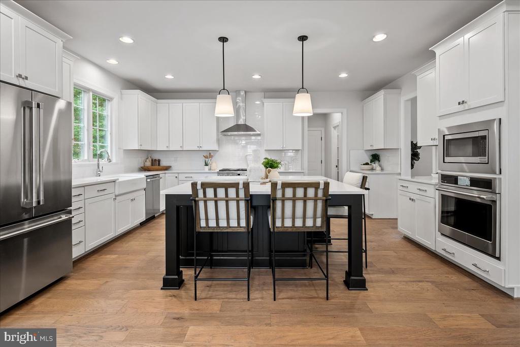 3608 CENTER DR