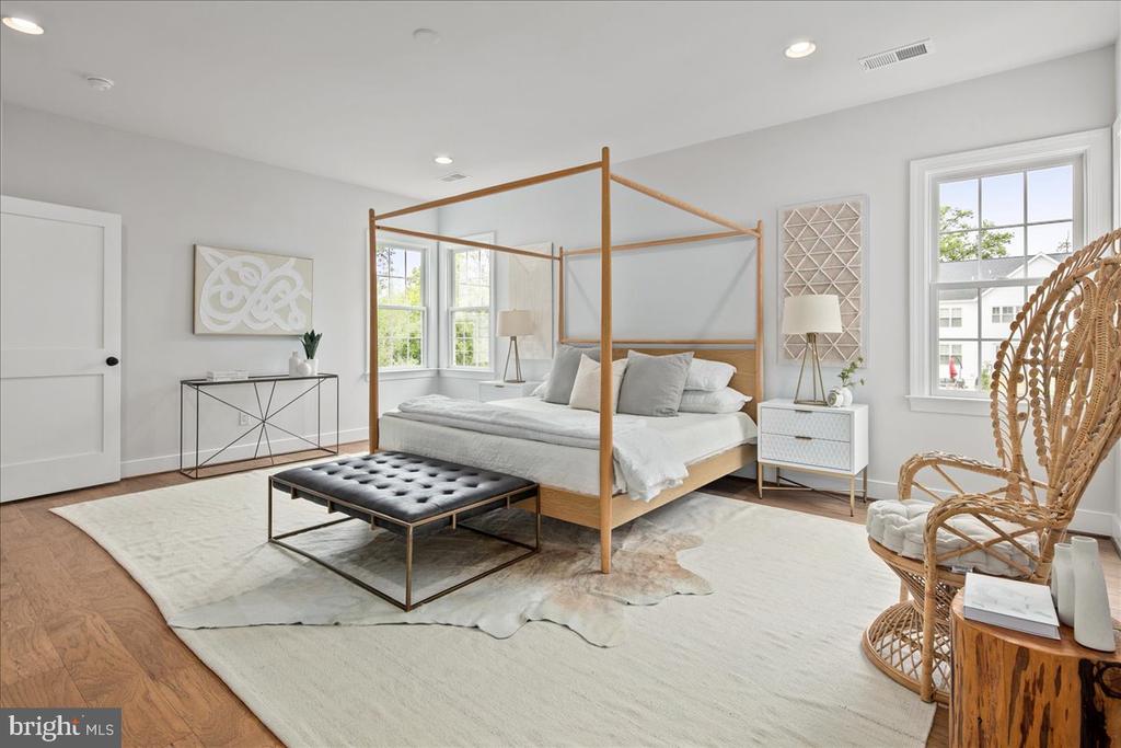 3608 CENTER DR