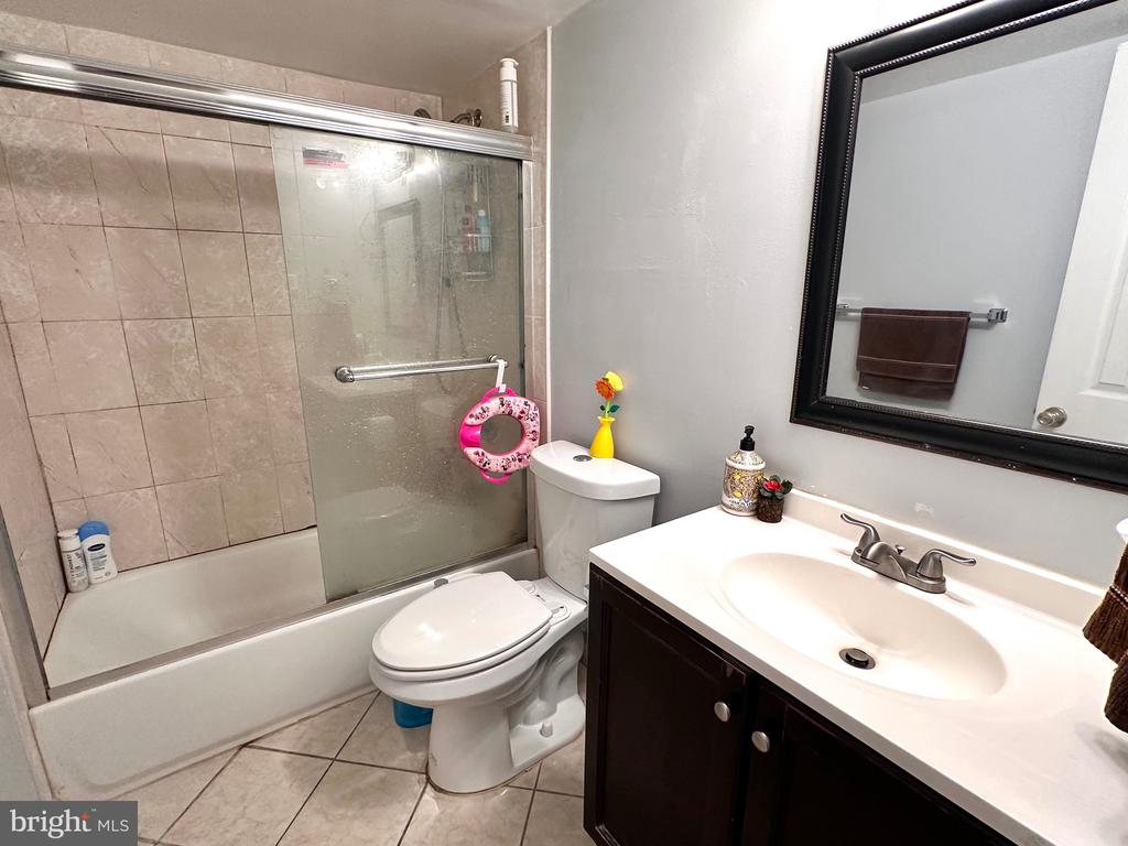 4415 BRIARWOOD COURT N 1