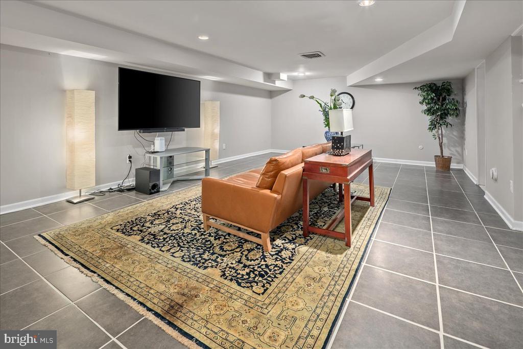 4412 TARPON LANE