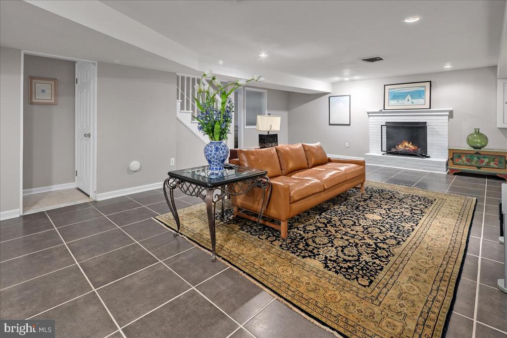 4412 TARPON LANE