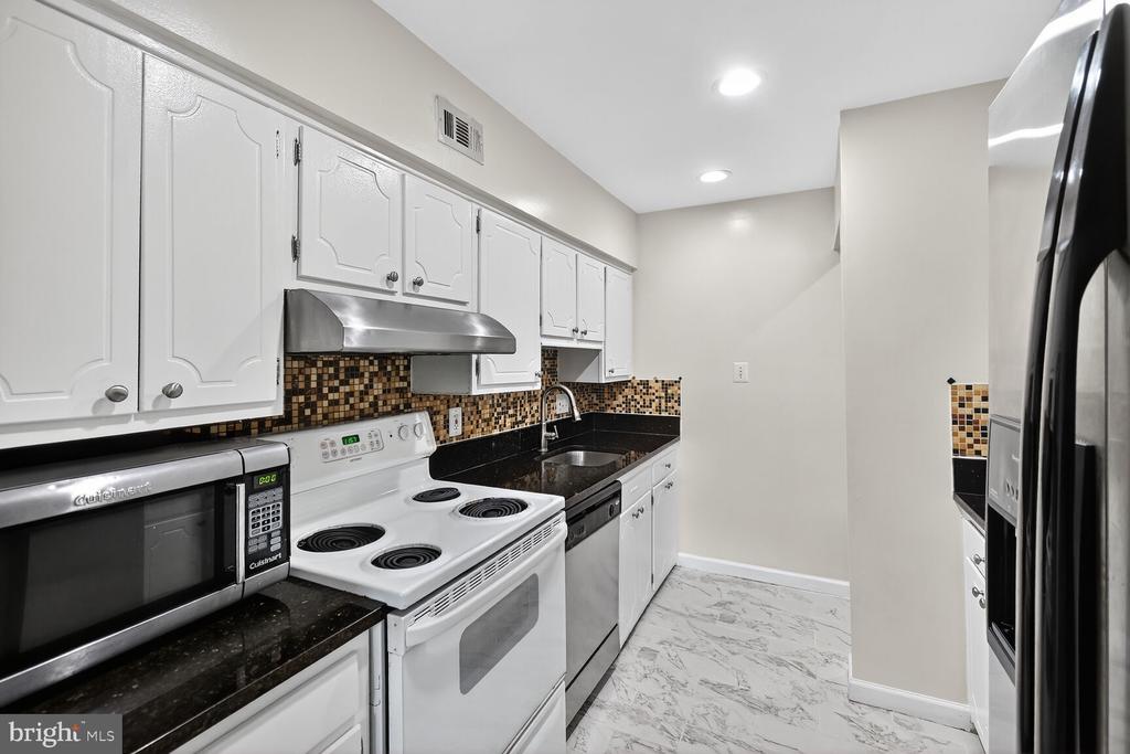 3890 MARIPOSA PLACE 49E