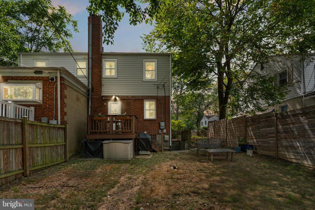2134 FARRINGTON AVENUE