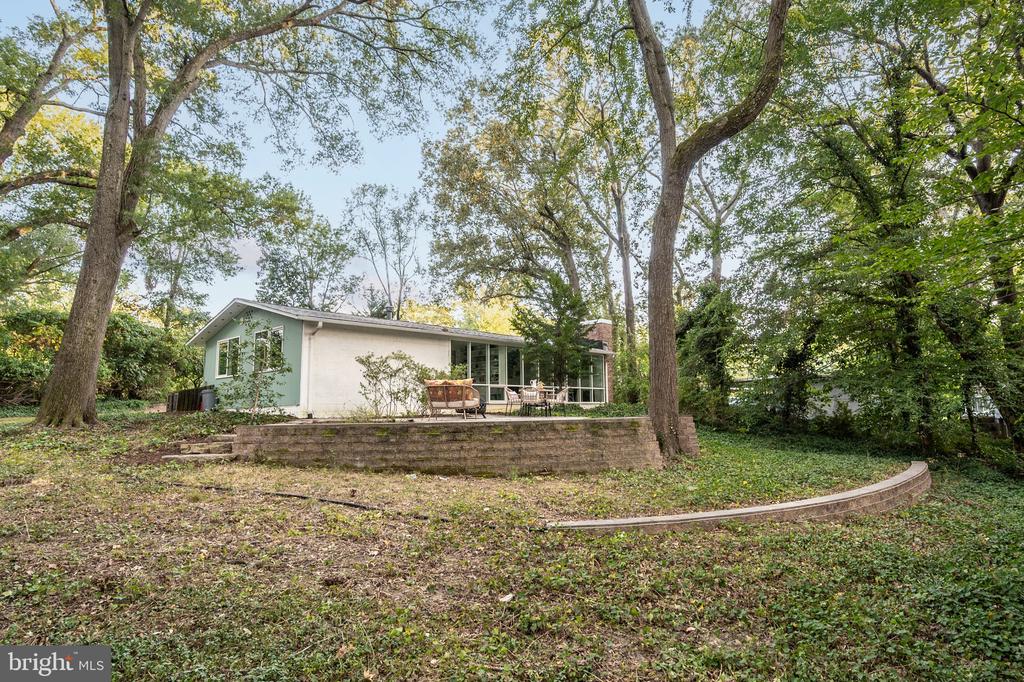 1915 MARTHAS ROAD