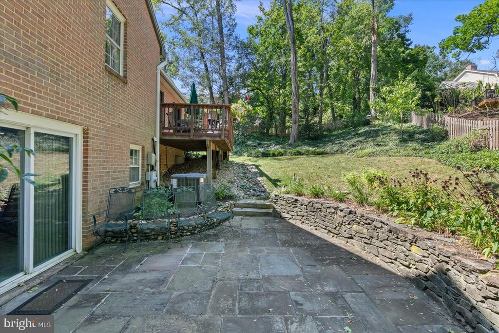 1804 MASON HILL DRIVE