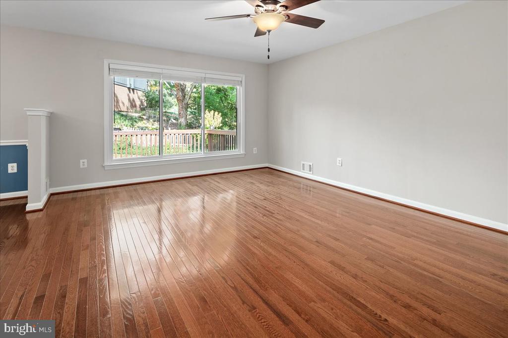 1804 MASON HILL DRIVE